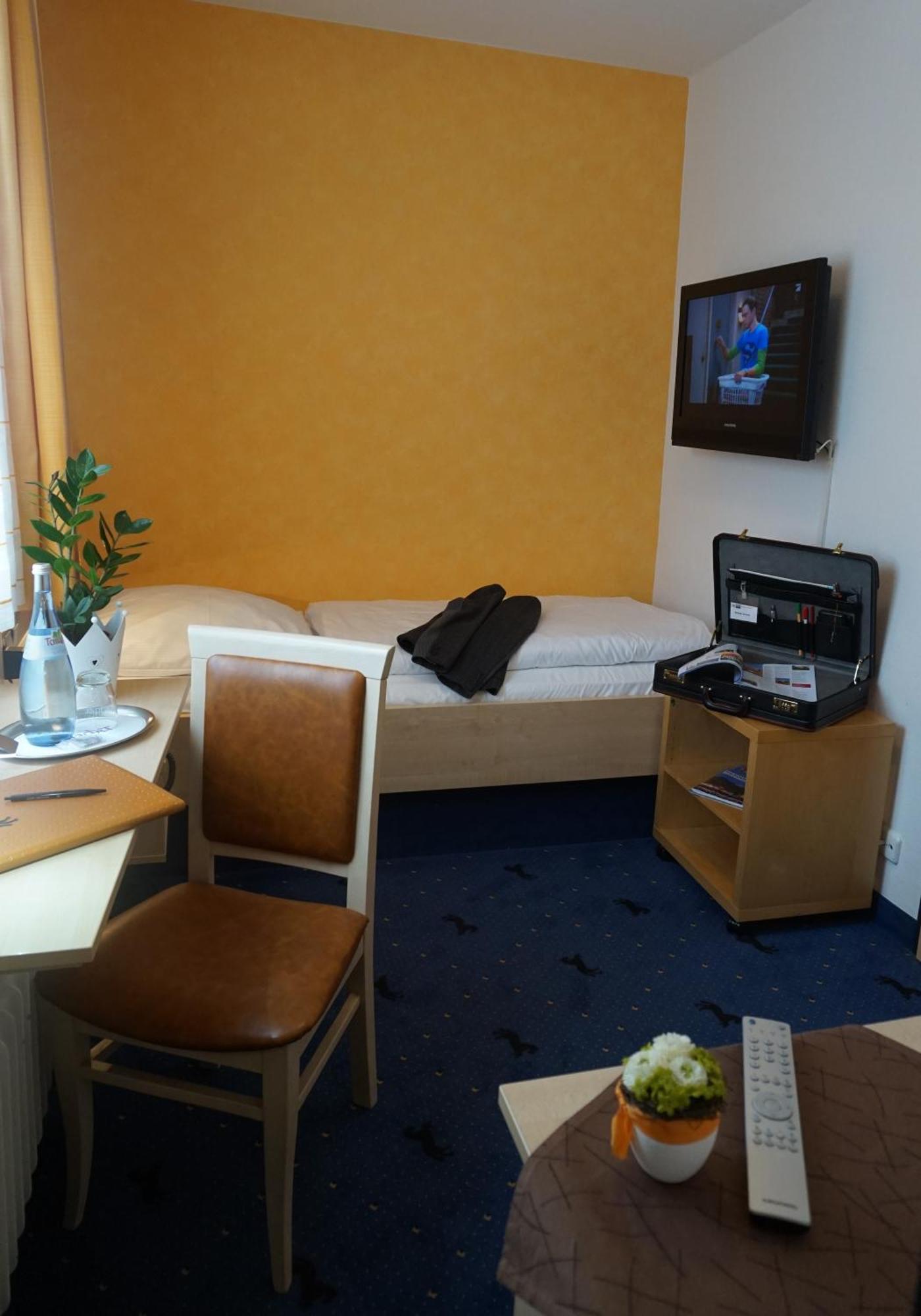 Hotel Rappen Rothenburg Ob Der Tauber Bilik gambar