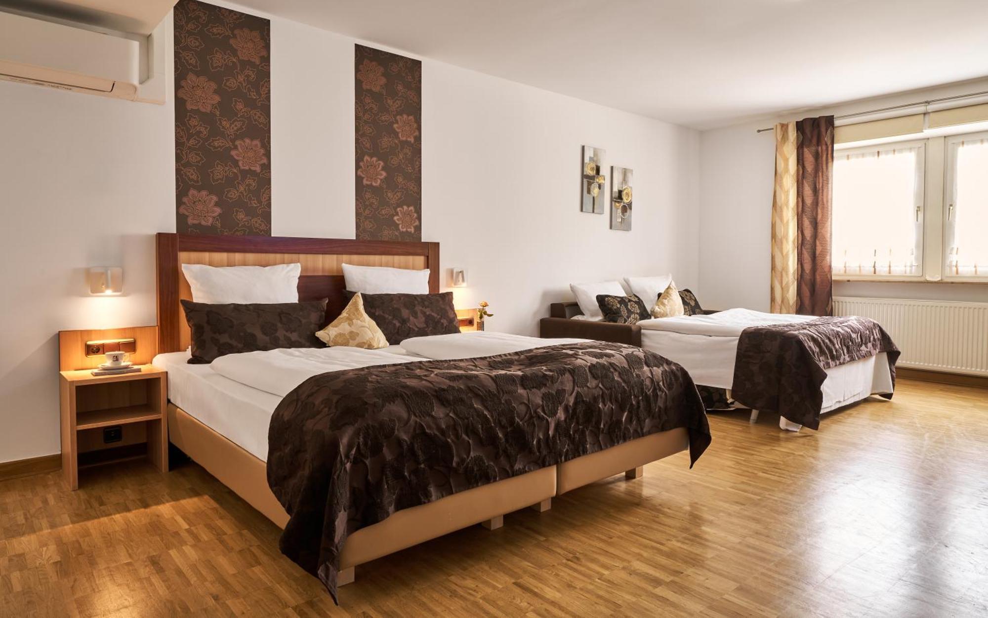 Hotel Rappen Rothenburg Ob Der Tauber Luaran gambar